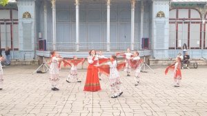 Арина Зайцева, Ансамбль Миллениум - Конфетки-бараночки