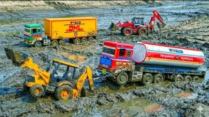 Новый бензиновый самосвал BharatBenz Разбился в грязи, вытаскивая Jcb 3dx? Мультфильм о тракторе
