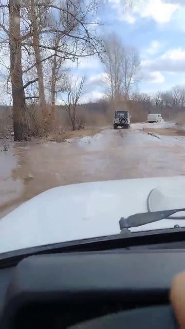 Нива и Уаз по этим дорогам едут только эти машины
