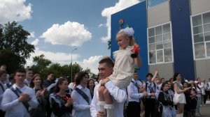 Для выпускников прозвучал последний звонок