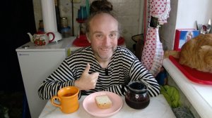 Завтрак с котями. Получил арахис из маркетплейса. Мукбанг. Обжор. Еда на камеру. Диета. Шизофрения.