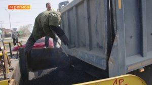 ЯМОЧНЫЙ РЕМОНТ ДОРОГ ПРОДОЛЖАЕТСЯ В ПЕТРОПАВЛОВСКЕ • НОВОСТИ КАМЧАТКИ