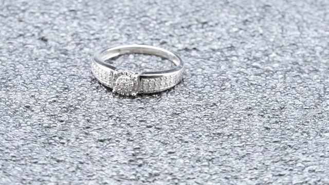 Кольцо золотое ( 2,18 г, Золото, 585, вставка 0,032 г), 30Бр.Кр-17  2/2 0,149 ,1БрКр-57 4/5 0,009