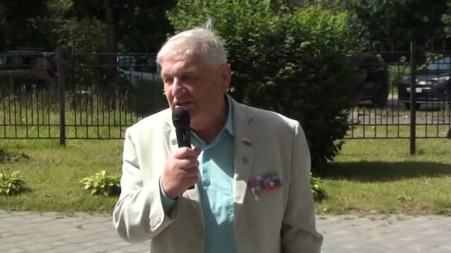 Открытие Памятной доски  Почётному гр. г.Вичуга, директору профтехучилища № 12 И.Н.Лопатину