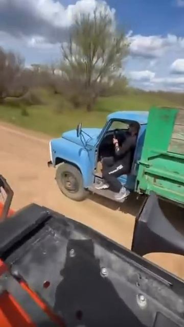 Мужчины живут меньше женщин, но гораздо веселее.
