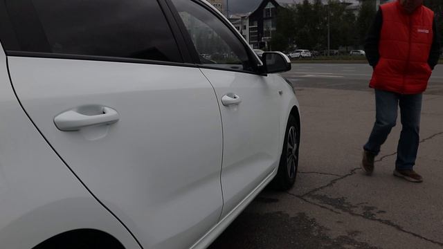 Kia Rio смотреть онлайн