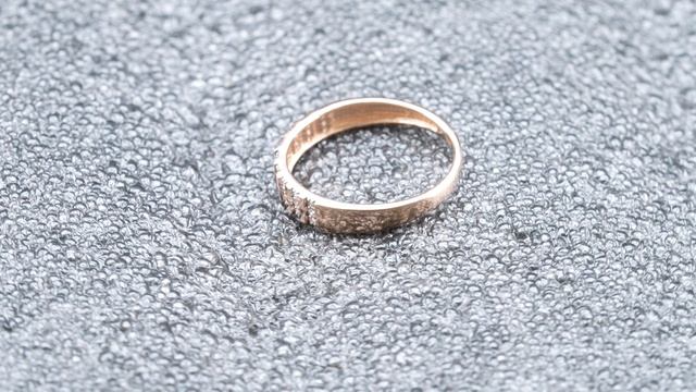 Кольцо золотое  (1,57 г, Золото, 585, вставка 0,04 г)27БрКр-17 3/2 0,074 код 226684