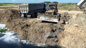 Wow! Incredible Hyundai 25 5ton Dump Truck Was Deep Stuck Recovery With Old Komatsu D51P Dozer-001