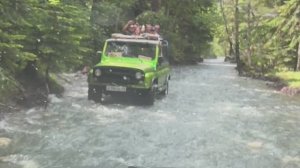Дорогу к Белому водопаду в Архызе осилит только внедорожник