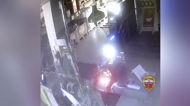 В Москве оперативники уголовного розыска задержали мужчину за попытку кражи денег из банкомата