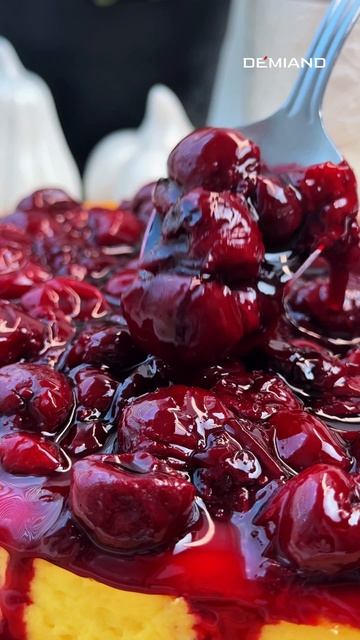 Творожная запеканка с вишней