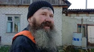 Обкашивание травы во дворе. Николай Кузьмин. 19.05.2026