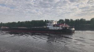 т/х ВОЛГО-ДОН-5054 перед Угличским шлюзом