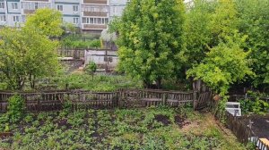 весенний дождливый день в деревне