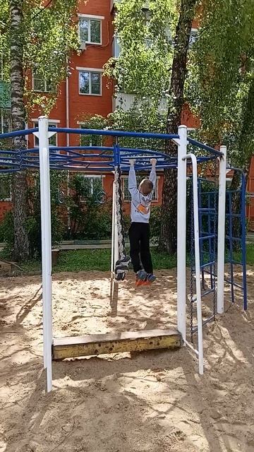 Прохожу рукоход