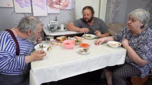 Кушаем с аппетитом Пенсионеры устроили праздник живота и накрыли аппетитный стол ПОДВАЛ ИЛЬИЧА