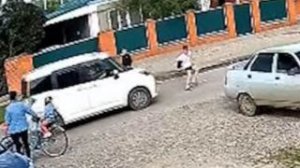 На Кубани подросток бежал в магазин с друзьями и попал под колеса иномарки