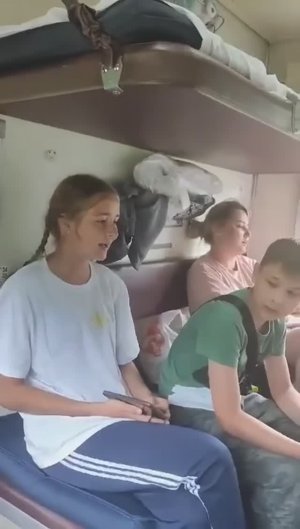 ДЕТИ ПОЮТ РУССКИЕ ПЕСНИ. ПОЕЗД МОСКВА-АДЛЕР!