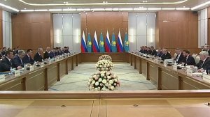 В Астане началась официальная встреча президентов России и Казахстана.