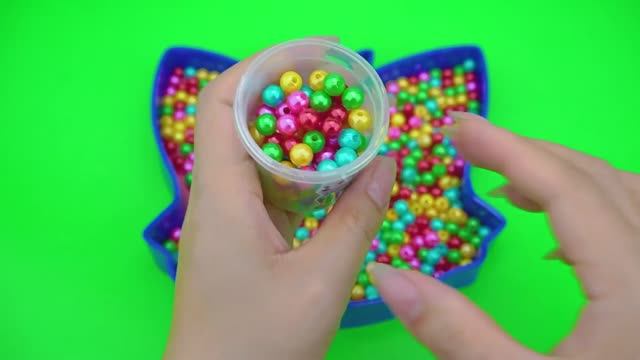 АСМР Радужная Ванна с Pinkfong 🌈 Ищем секретные яйца со слаймом Блуи!