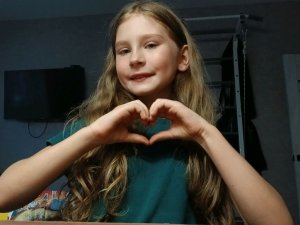я покажу как делать из пластилина розочку