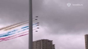 Владимир Путин и Касым-Жомарт Токаев у Дворца Независимости в Астане
