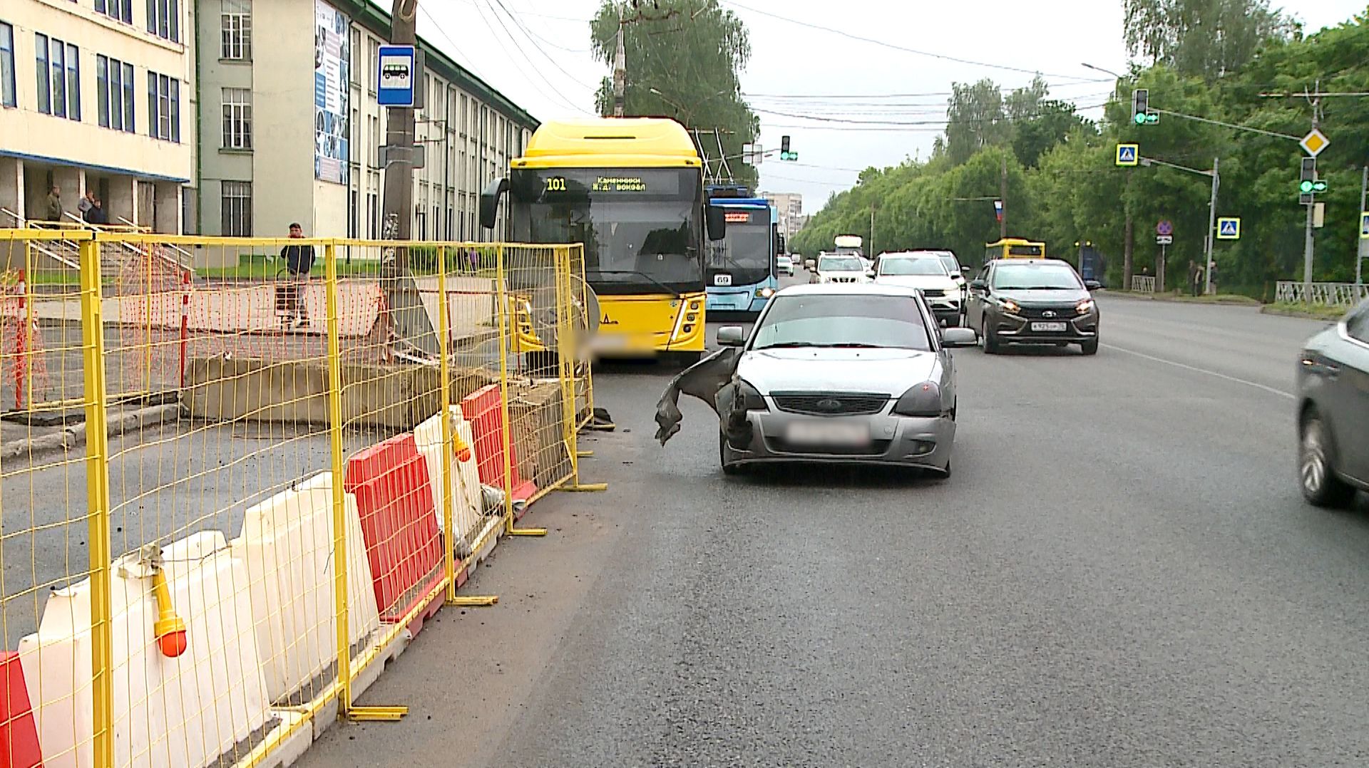 (Рыбинск-40 АВАРИЯ С УЧАСТИЕМ ОБЩЕСТВЕННОГО ТРАНСПОРТА смотреть онлайн