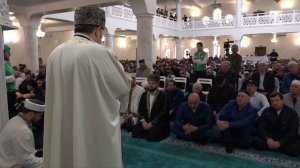 Глава КЧР принял участие в праздничной молитве в соборной мечети Черкесска в честь Курбан-Байрам