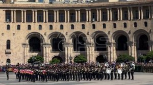 Военный парад в Ереване по случаю Дня Республики