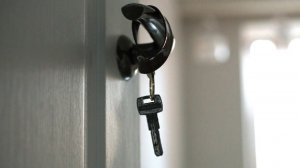 Мошенники начали генерировать фотографии квартир для аренды через ИИ