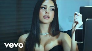 DEELIZE & BEELIE - TUESDAY