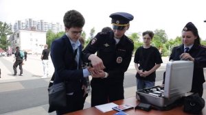 Один день с полицией России: что лежит в чемоданчике криминалиста и зачем нужен фликер?