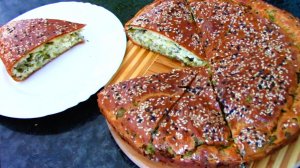 Шикарный заливной пирог с зеленым луком и творогом, вкусно так, что за уши оттащишь!