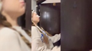 разбираемся что да как с квинкой😭😱 смотрим её старые видео