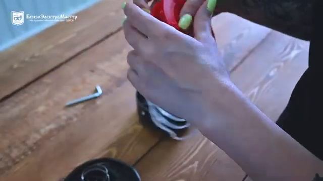 Как намотать или заменить леску на катушку триммера