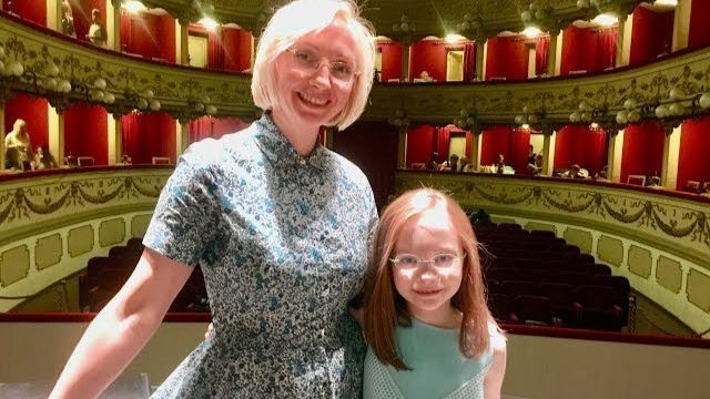 ФЕЛИЧИТА - ВИКТОРИЯ и АННА СТАРИКОВЫ - РОССИЯ  FELICITA VICTORIA and ANNA STARIKOV - RUSSIA