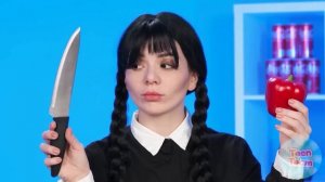 Кулинарный Челлендж# Уэнсдей против Бабушки # Кухонные гаджеты и Лайфхаки для родителей ч. 4