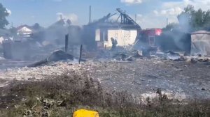 В Курганской области из-за ветхой проводки сгорели постройки и автомобиль