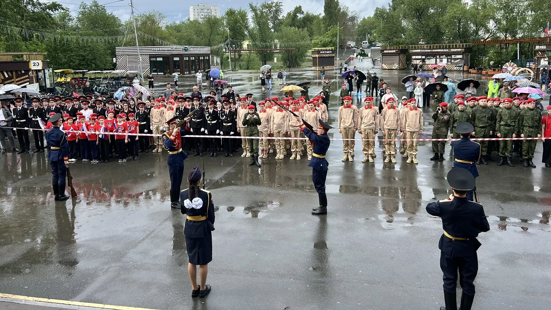 Показательные выступления кадетов 75-ой школы.