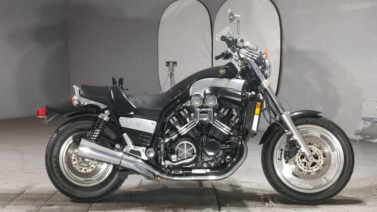Yamaha V-MAX 1200 - JYA2LTN001A031928 смотреть онлайн