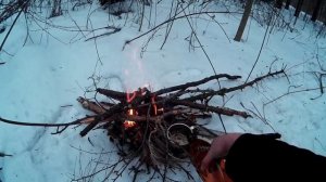 Одиночное виживание в зимнем лесу, чай из чаги