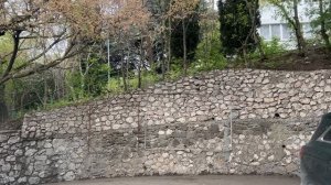 Алупка пгт. Ул. Левитана, Западная, Сурикова, на Южнобережный спуск. 01.05.2026. Крым. Crimea. Alupk