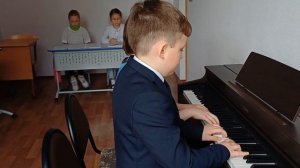 Долухонян «Песня болгарских школьников»