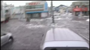 Цунами и землетрясение в Японии 2011 __ Волны смерти. Редкие кадры
