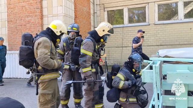 Томские спасатели определили сильнейшее звено газодымозащитной службы смотреть онлайн