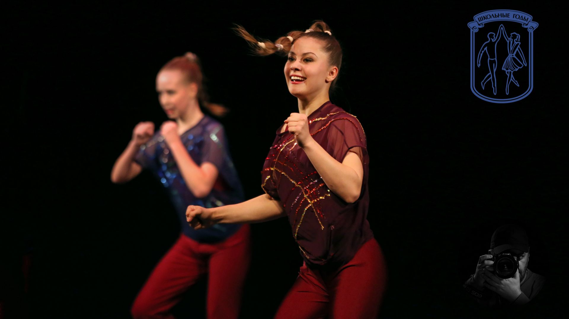 «В СОВРЕМЕННЫХ РИТМАХ», Ансамбль "Школьные годы". "IN MODERN RHYTHMS", Ensemble "School Years".