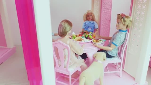 Распаковка Дома мечты Барби 1985 года 🌟 Винтажный кукольный домик Barbie