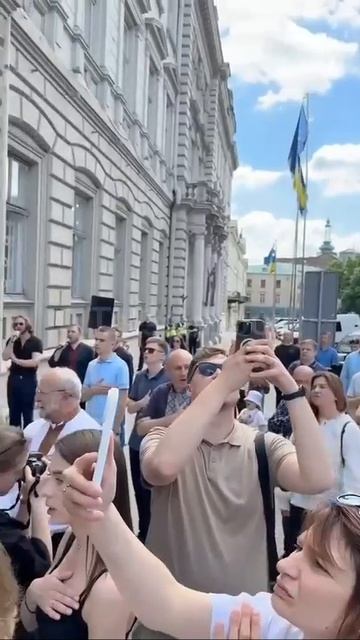 Во Львове переименовали площадь в честь обнуленного Парубия смотреть онлайн