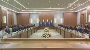 Общение глав России и Казахстана продолжилось в расширенном формате с участием членов делегаций