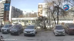 Новосибирский школьник ударил 90-летнюю пенсионерку самокатом по голове